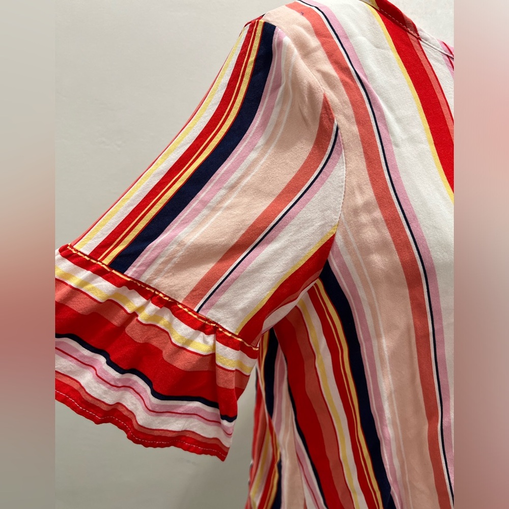 White Birch striped Front site Blouse with Ruffle Sleeves Size L EUC - Picture 2 of 4